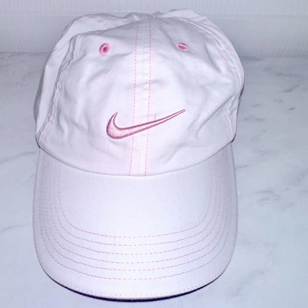 Nike golf white and pink hat like new